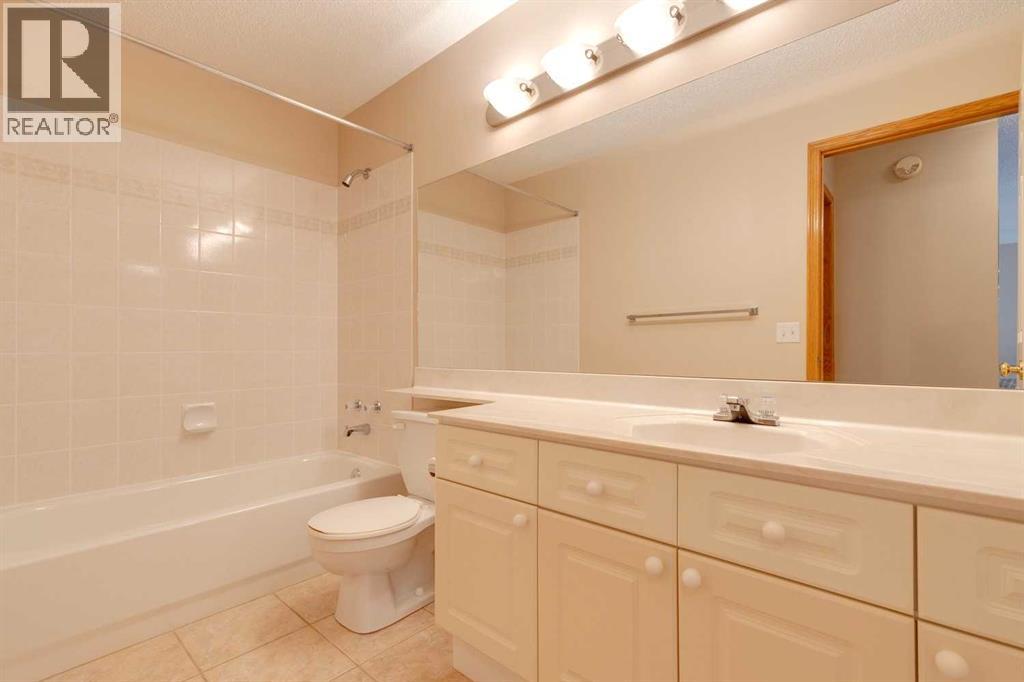 10916 Valley Springs Road Nw, Calgary, Alberta  T3B 5P7 - Photo 33 - A2274278