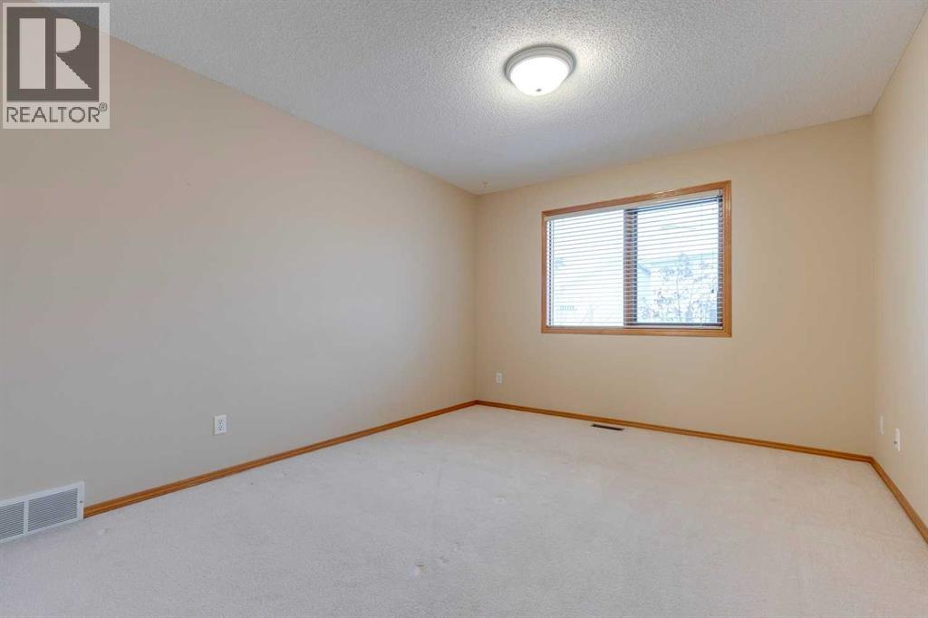 10916 Valley Springs Road Nw, Calgary, Alberta  T3B 5P7 - Photo 31 - A2274278