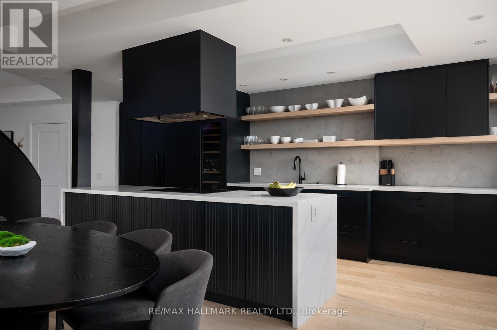 903 - 3 Mcalpine Street, Toronto, Ontario  M5R 3T5 - Photo 4 - C12616180