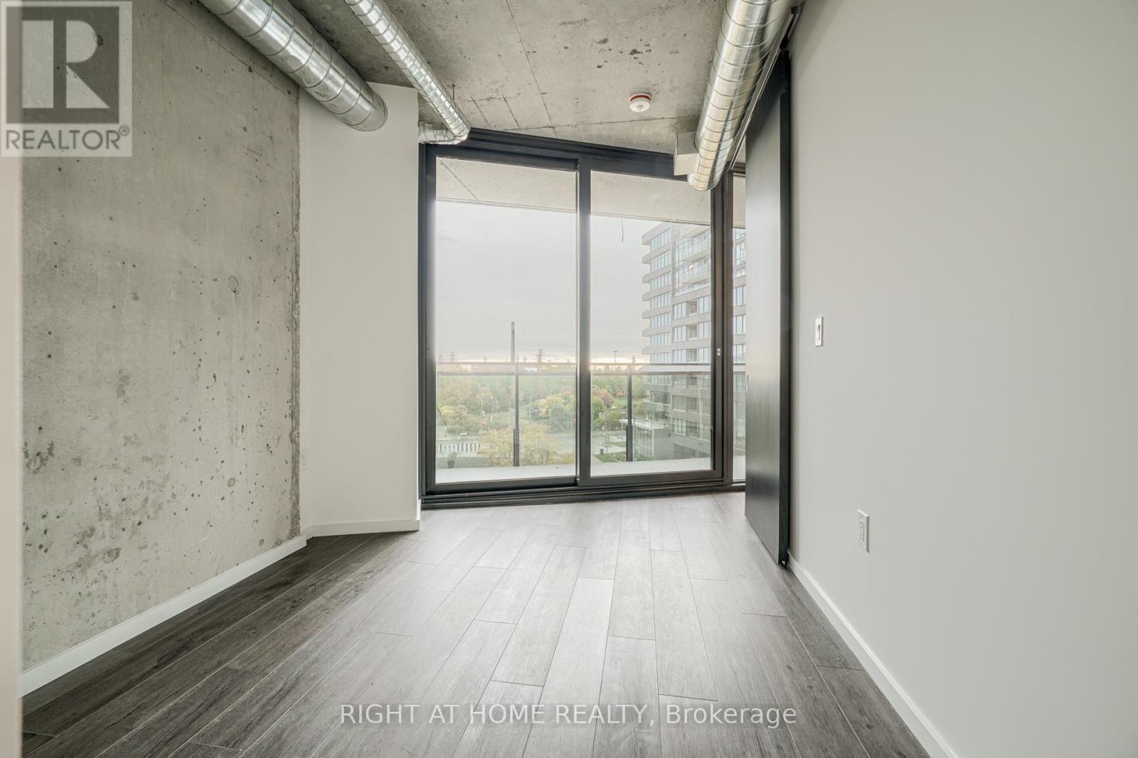 516 - 21 Lawren Harris Square, Toronto, Ontario M5A 0T4 - Photo 11 - C12590166