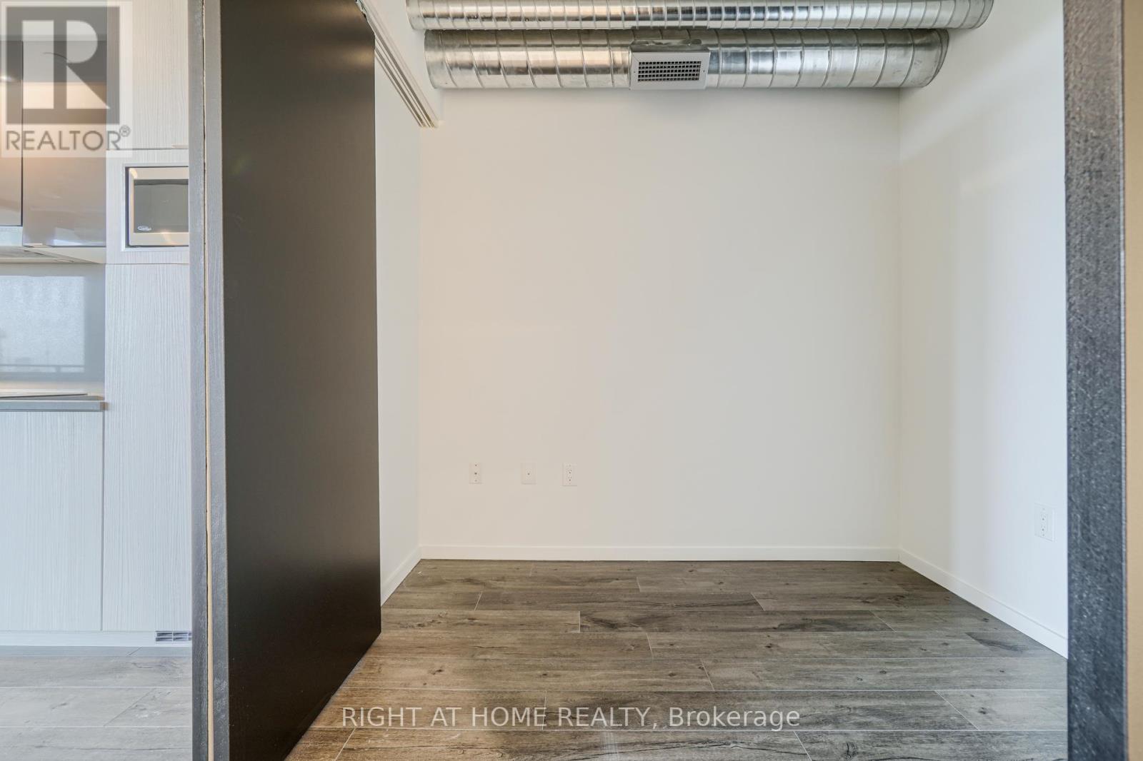 516 - 21 Lawren Harris Square, Toronto, Ontario M5A 0T4 - Photo 14 - C12590166