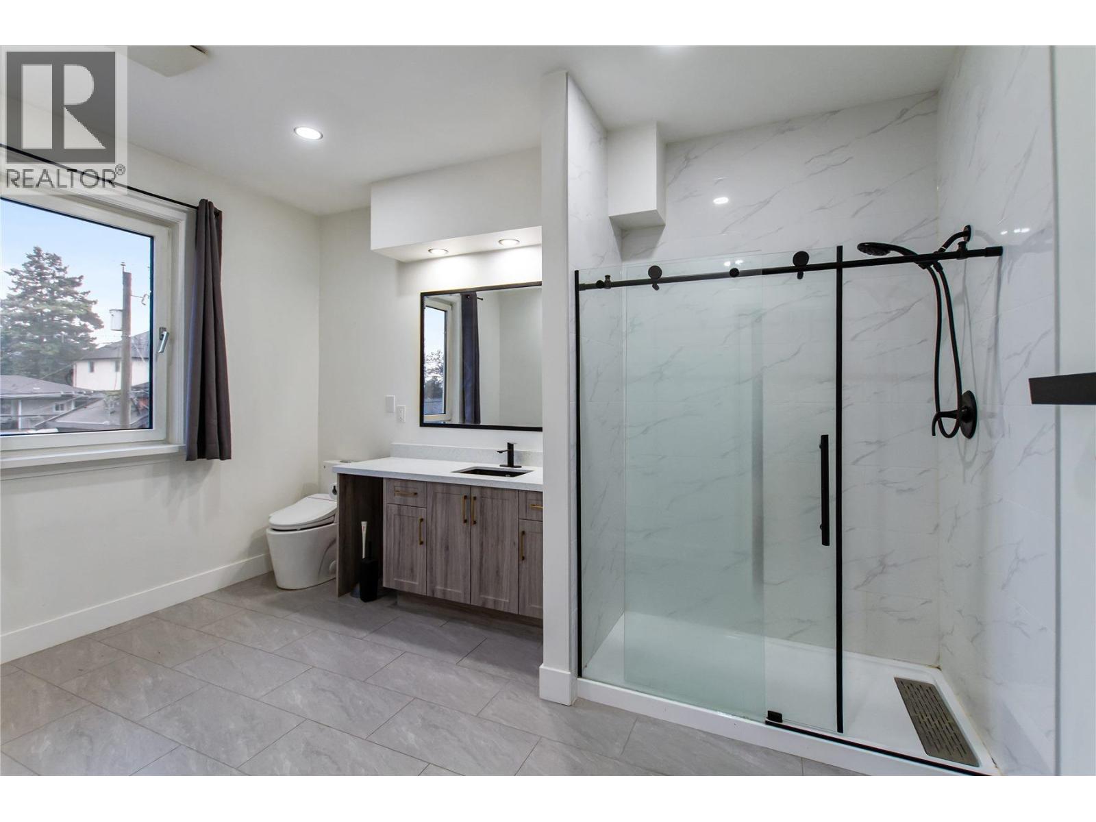 2770 Cambridge Street, Vancouver, British Columbia  V5K 1L7 - Photo 15 - R3073023