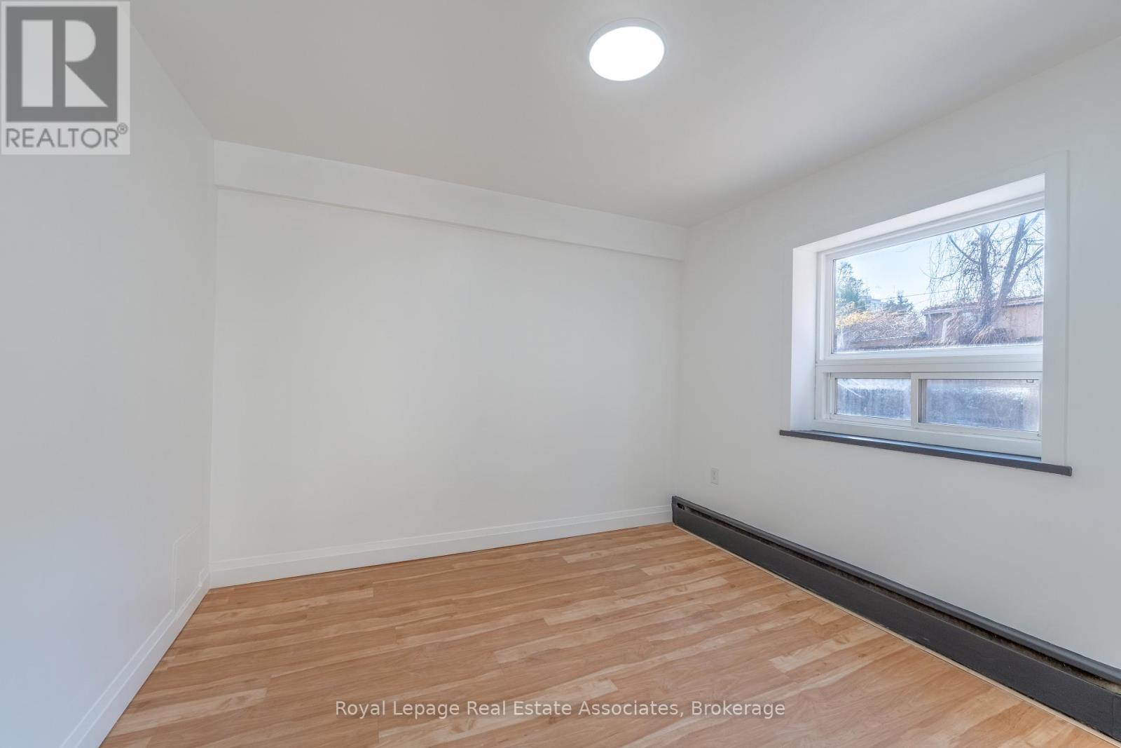 8 - 122 Victoria Avenue N, Hamilton (Landsdale), Ontario  L8L 5E5 - Photo 14 - X12608498