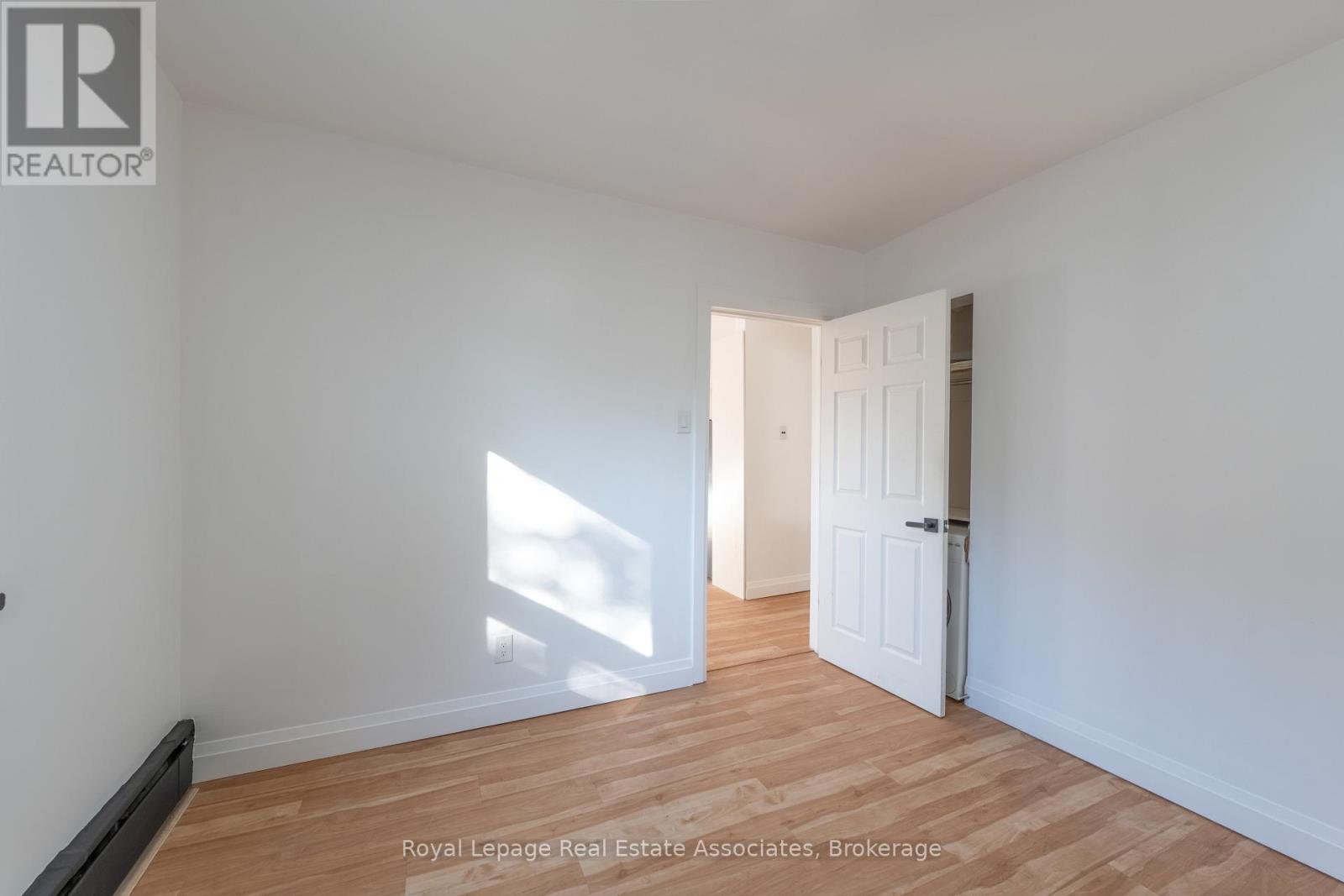 8 - 122 Victoria Avenue N, Hamilton (Landsdale), Ontario  L8L 5E5 - Photo 15 - X12608498