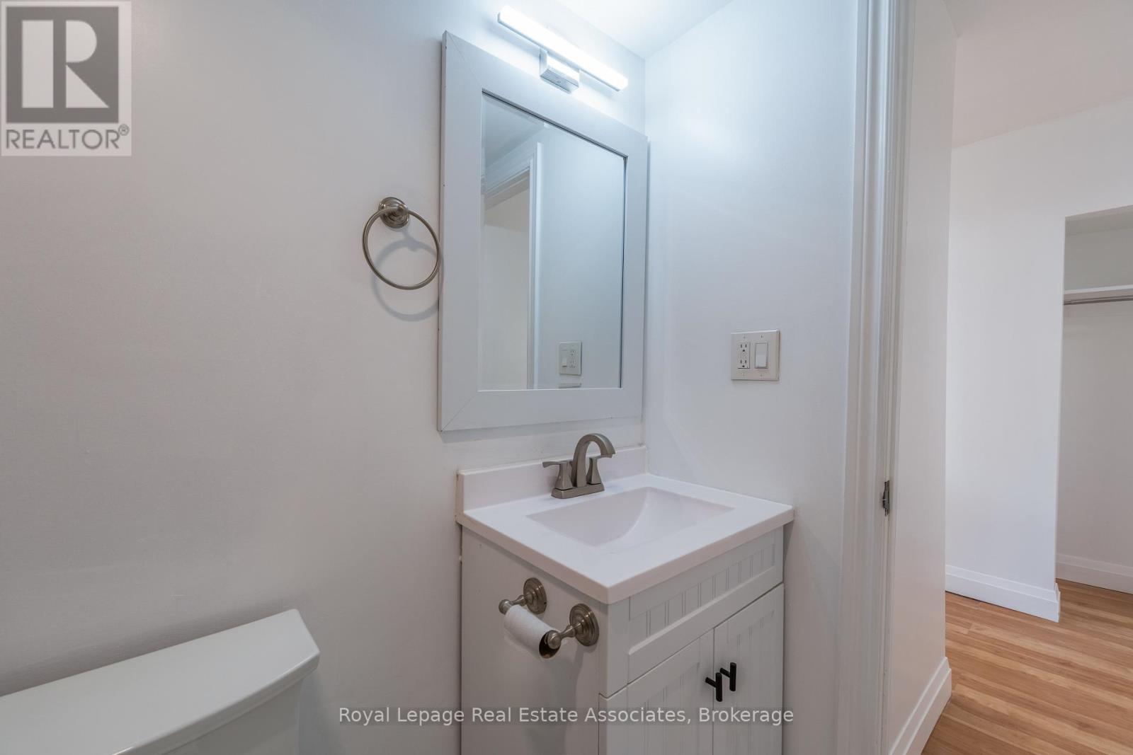 8 - 122 Victoria Avenue N, Hamilton (Landsdale), Ontario  L8L 5E5 - Photo 13 - X12608498