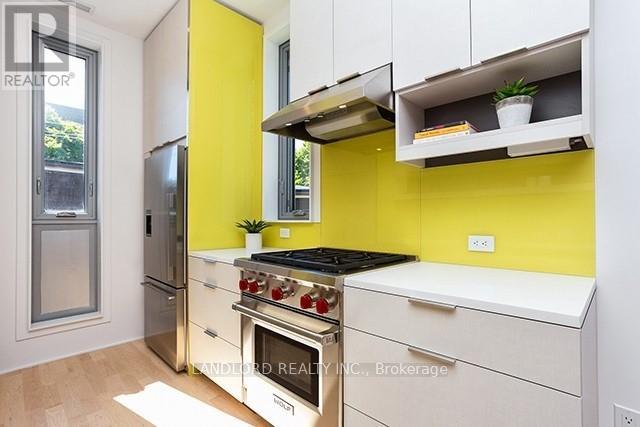 Th1 - 15 Cummings Street, Toronto, Ontario  M4M 1M7 - Photo 7 - E12616166