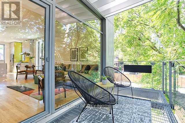 Th1 - 15 Cummings Street, Toronto, Ontario  M4M 1M7 - Photo 8 - E12616166