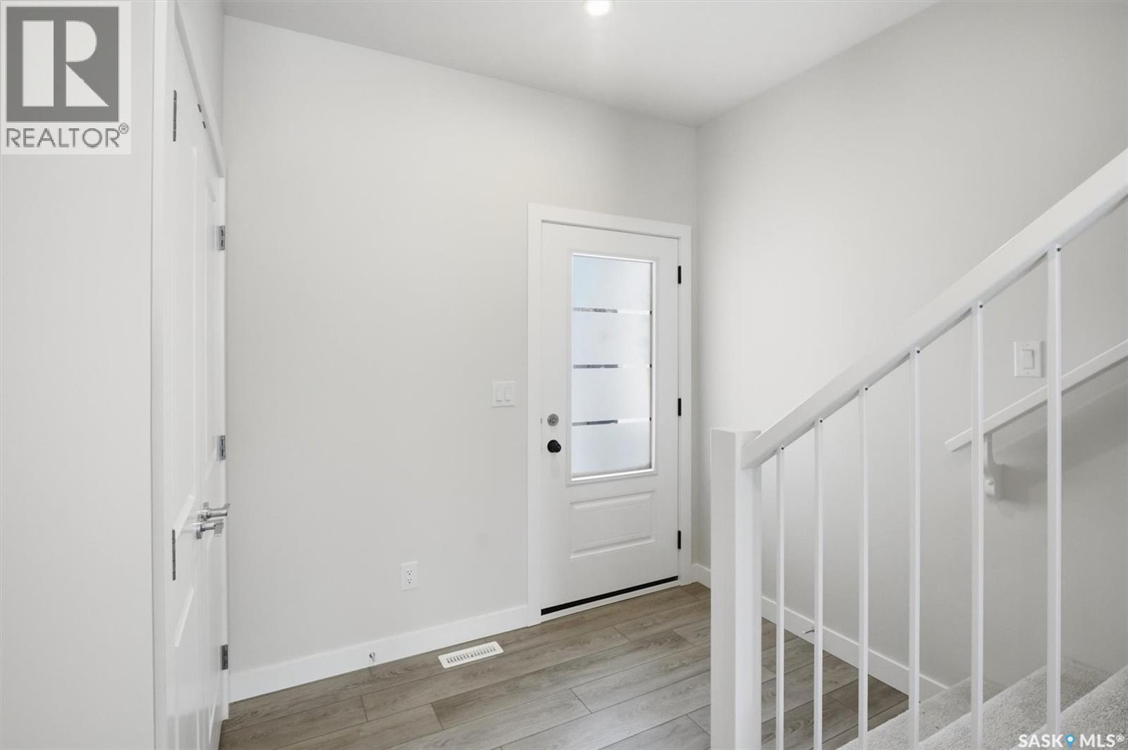 414 Cockcroft Place, Saskatoon, Saskatchewan  S7V 1Y9 - Photo 3 - SK025466