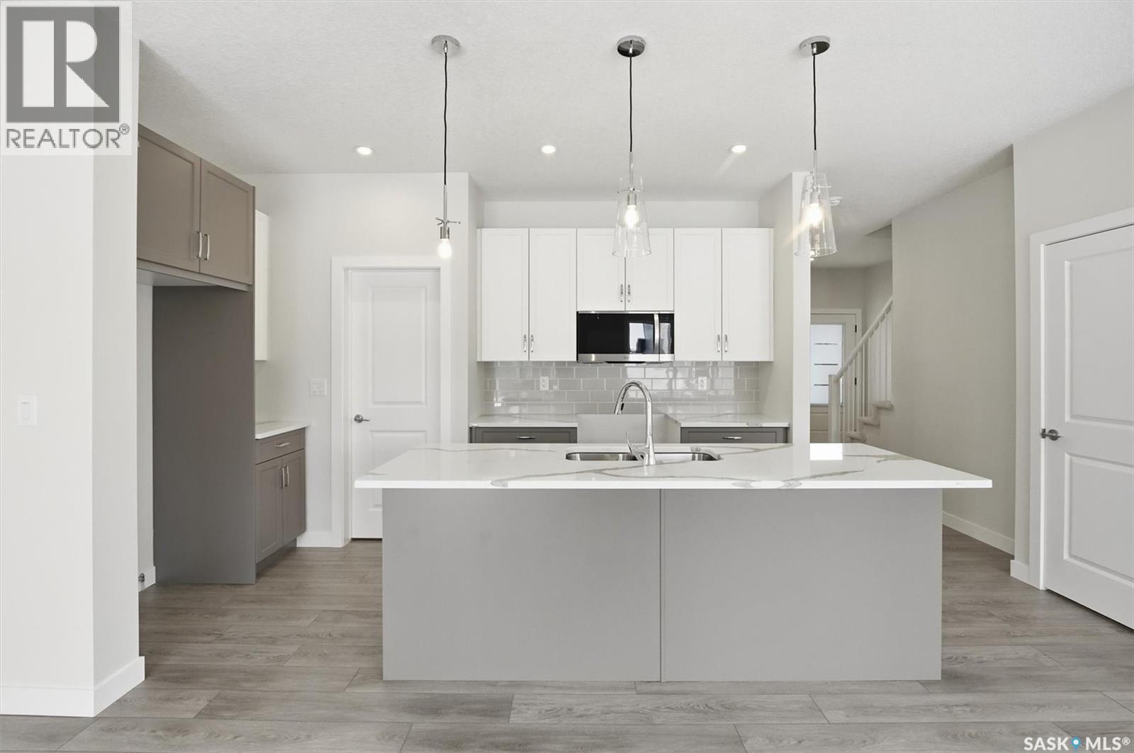 414 Cockcroft Place, Saskatoon, Saskatchewan  S7V 1Y9 - Photo 4 - SK025466