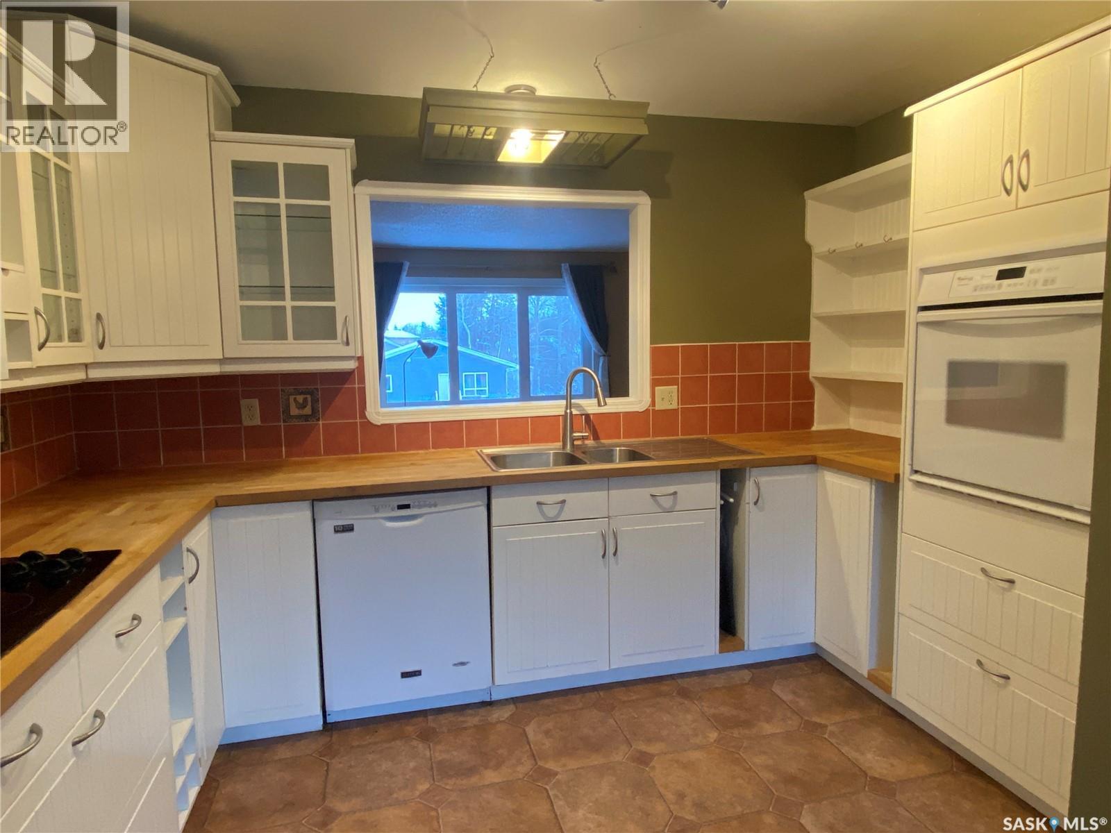 928 Quandt Crescent, La Ronge, Saskatchewan  S0J 1L0 - Photo 2 - SK025461