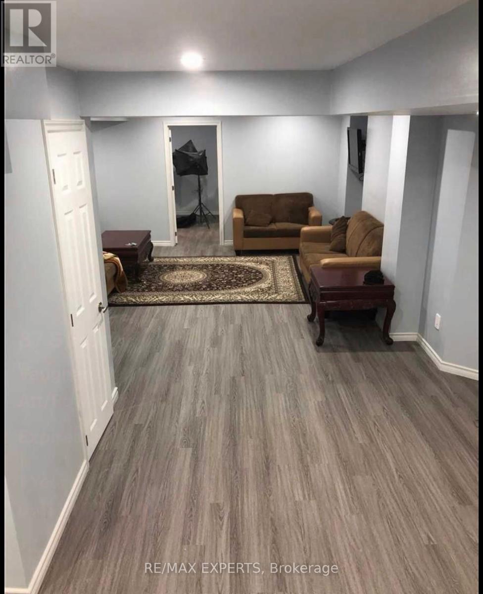 87 Spruce Pine Crescent, Vaughan, Ontario  L6A 0X7 - Photo 3 - N12616212