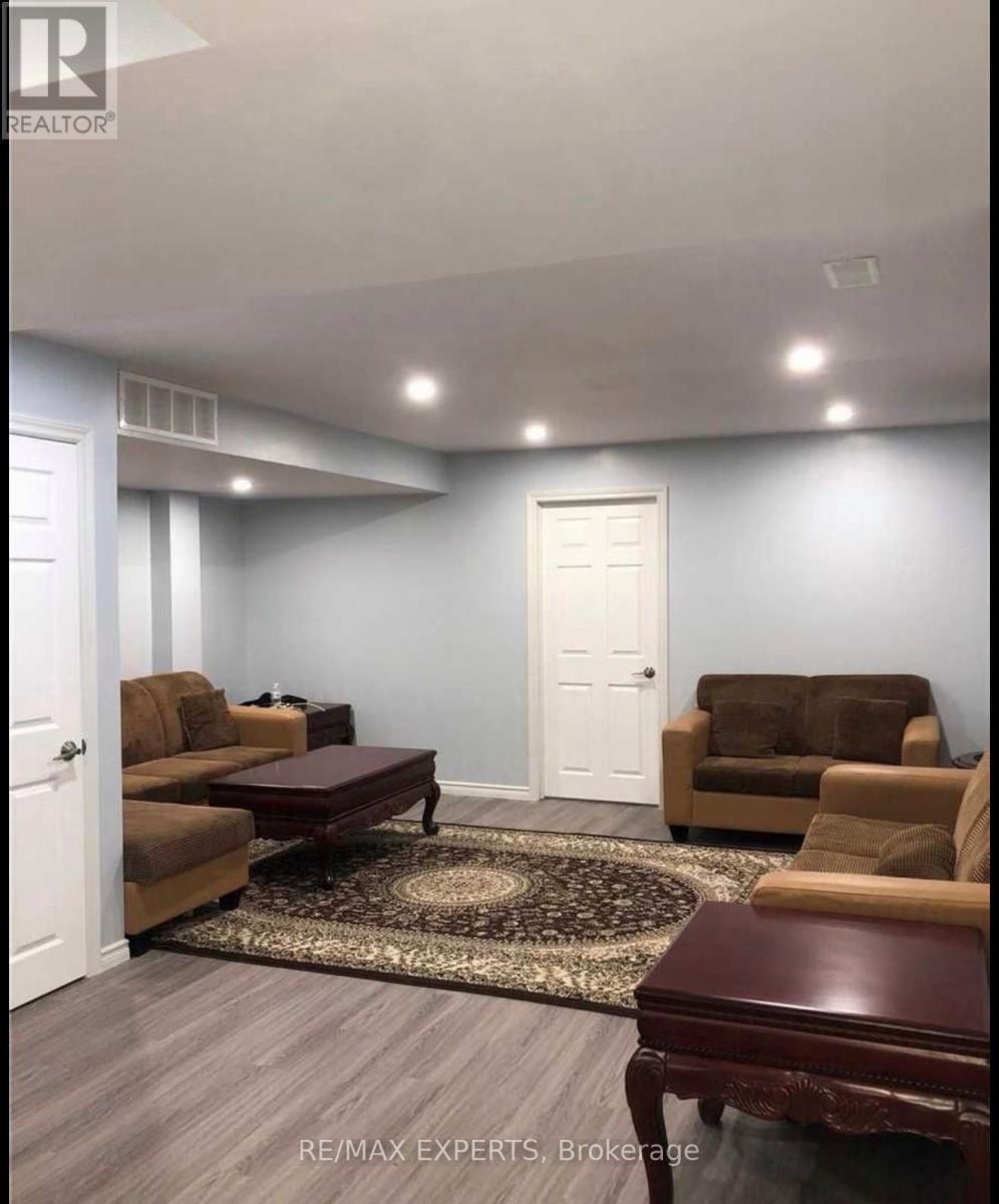 87 Spruce Pine Crescent, Vaughan, Ontario  L6A 0X7 - Photo 4 - N12616212