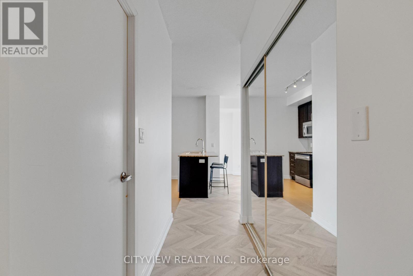 3609 - 4070 Confederation Parkway, Mississauga, Ontario  L5B 0E9 - Photo 11 - W12616168