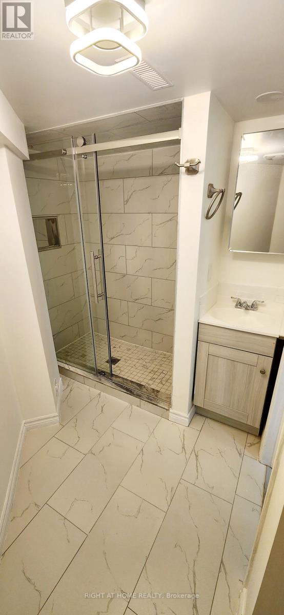 Basement - 5044 Guildwood Way, Mississauga, Ontario  L5R 2R6 - Photo 4 - W12616188