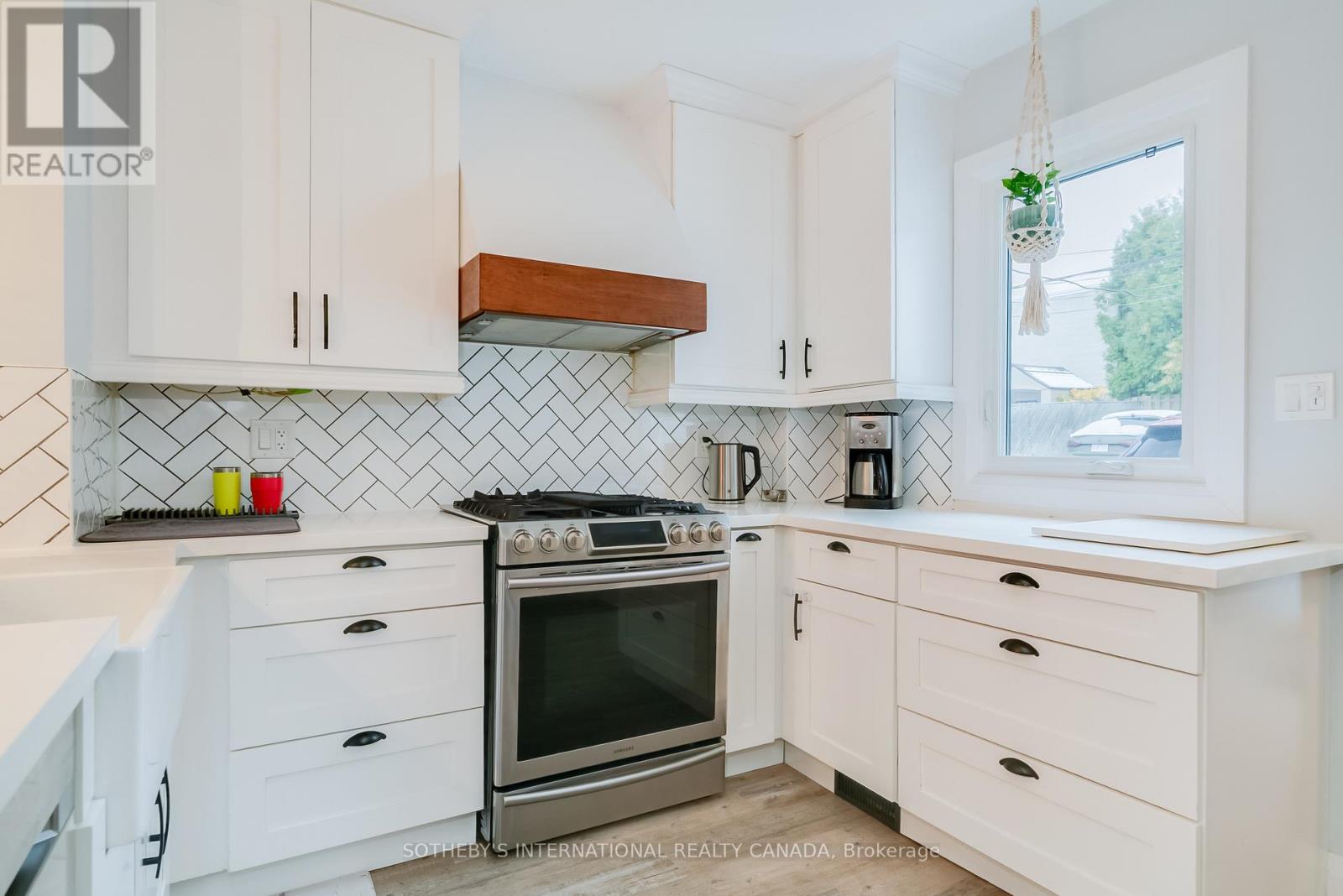 157 Blackthorn Avenue, Toronto, Ontario M6N 3H7 - Photo 18 - W12616202