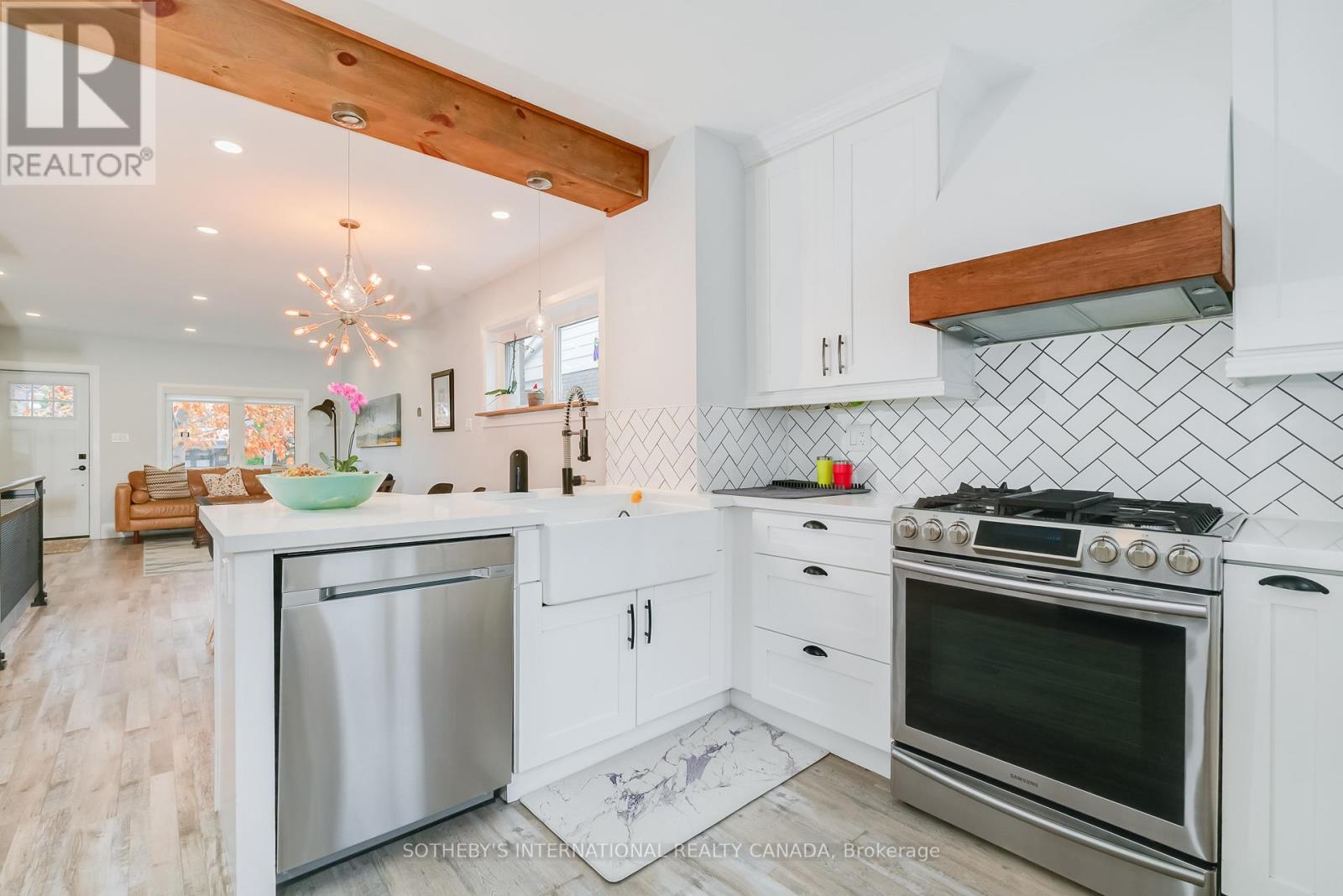 157 Blackthorn Avenue, Toronto, Ontario M6N 3H7 - Photo 20 - W12616202