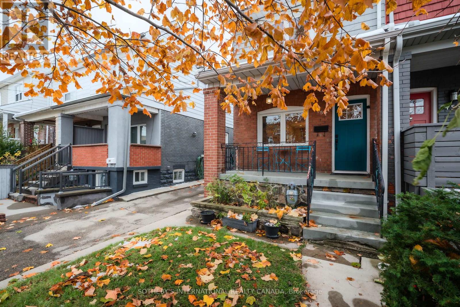 157 Blackthorn Avenue, Toronto, Ontario M6N 3H7 - Photo 3 - W12616202