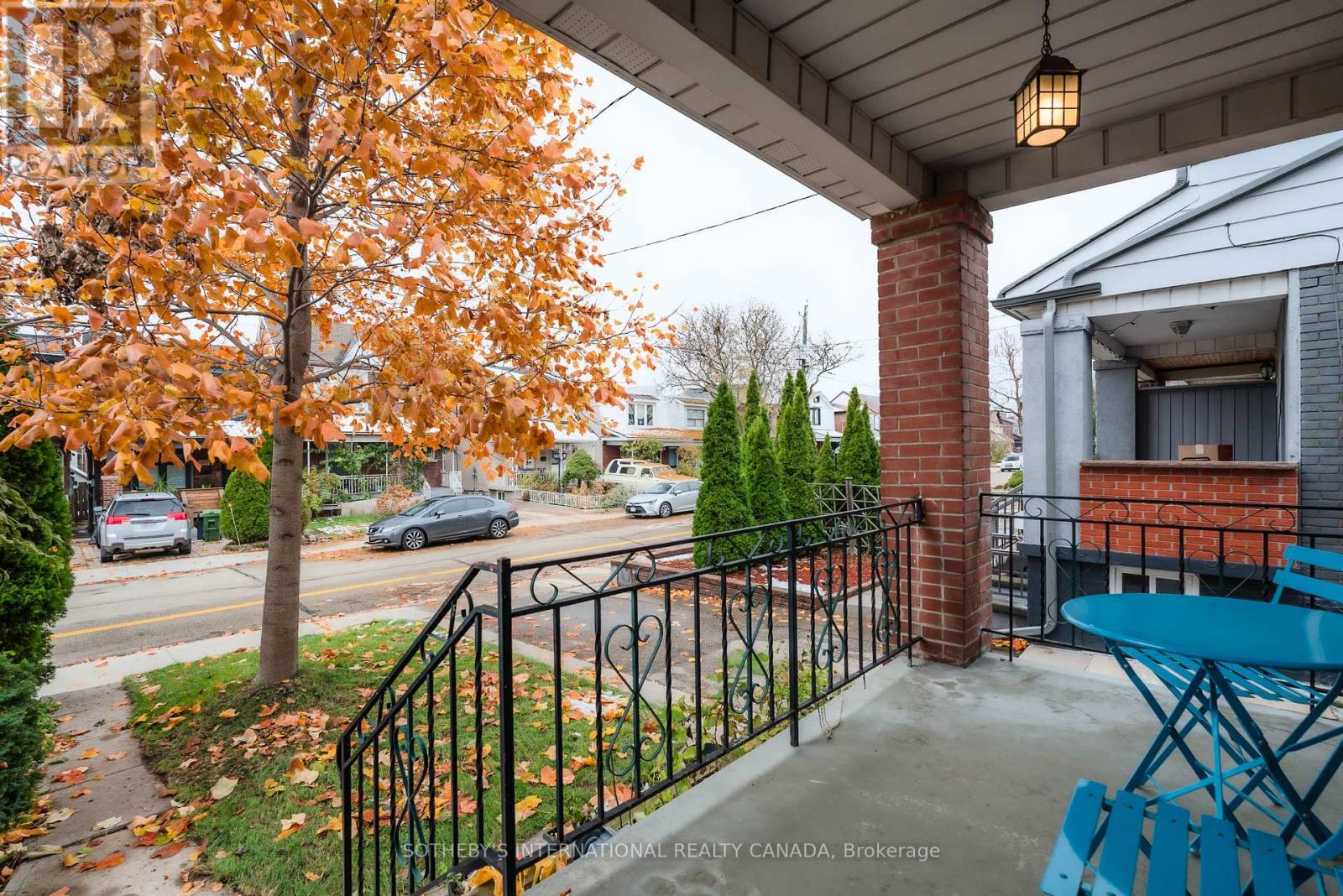 157 Blackthorn Avenue, Toronto, Ontario M6N 3H7 - Photo 6 - W12616202