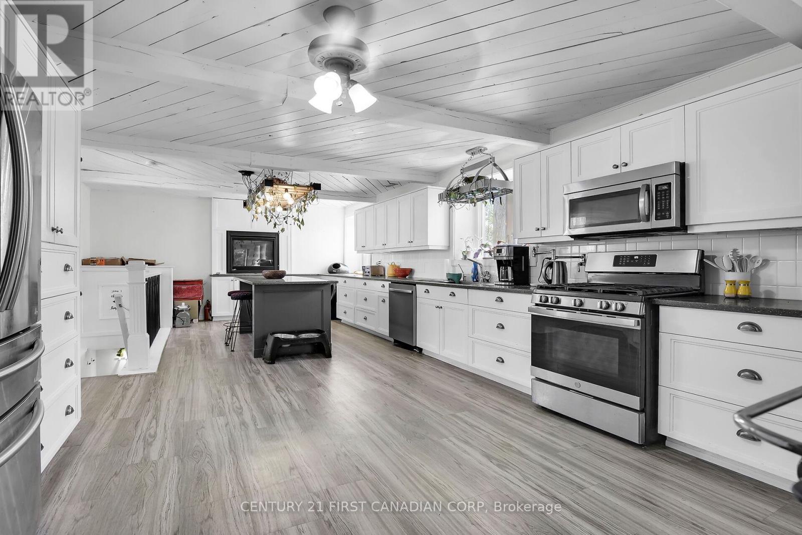 23992 Denfield Road, Middlesex Centre (Denfield), Ontario  N0M 1P0 - Photo 11 - X12616276