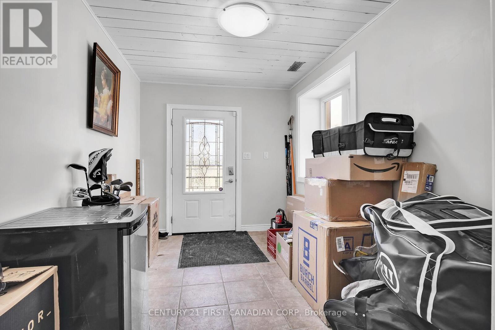 23992 Denfield Road, Middlesex Centre (Denfield), Ontario  N0M 1P0 - Photo 3 - X12616276