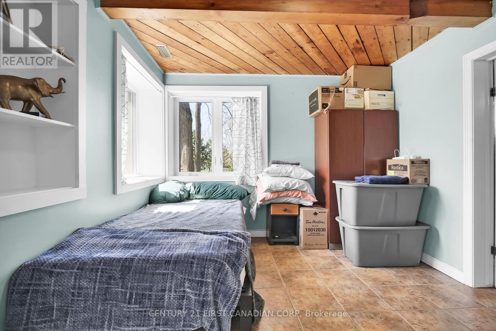 23992 Denfield Road, Middlesex Centre (Denfield), Ontario  N0M 1P0 - Photo 7 - X12616276