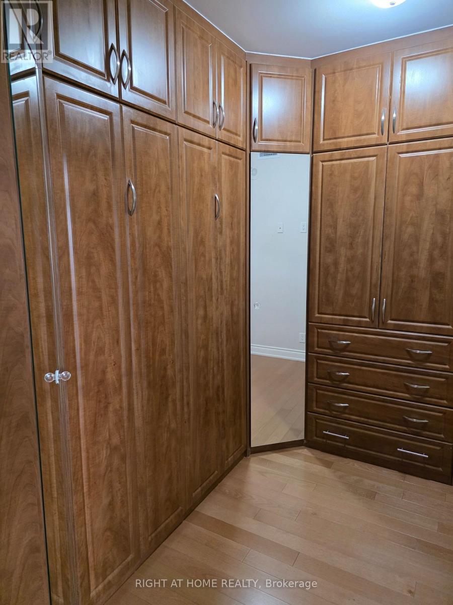 909 - 9225 Jane Street, Vaughan (Maple), Ontario  L6A 0J7 - Photo 8 - N12610162