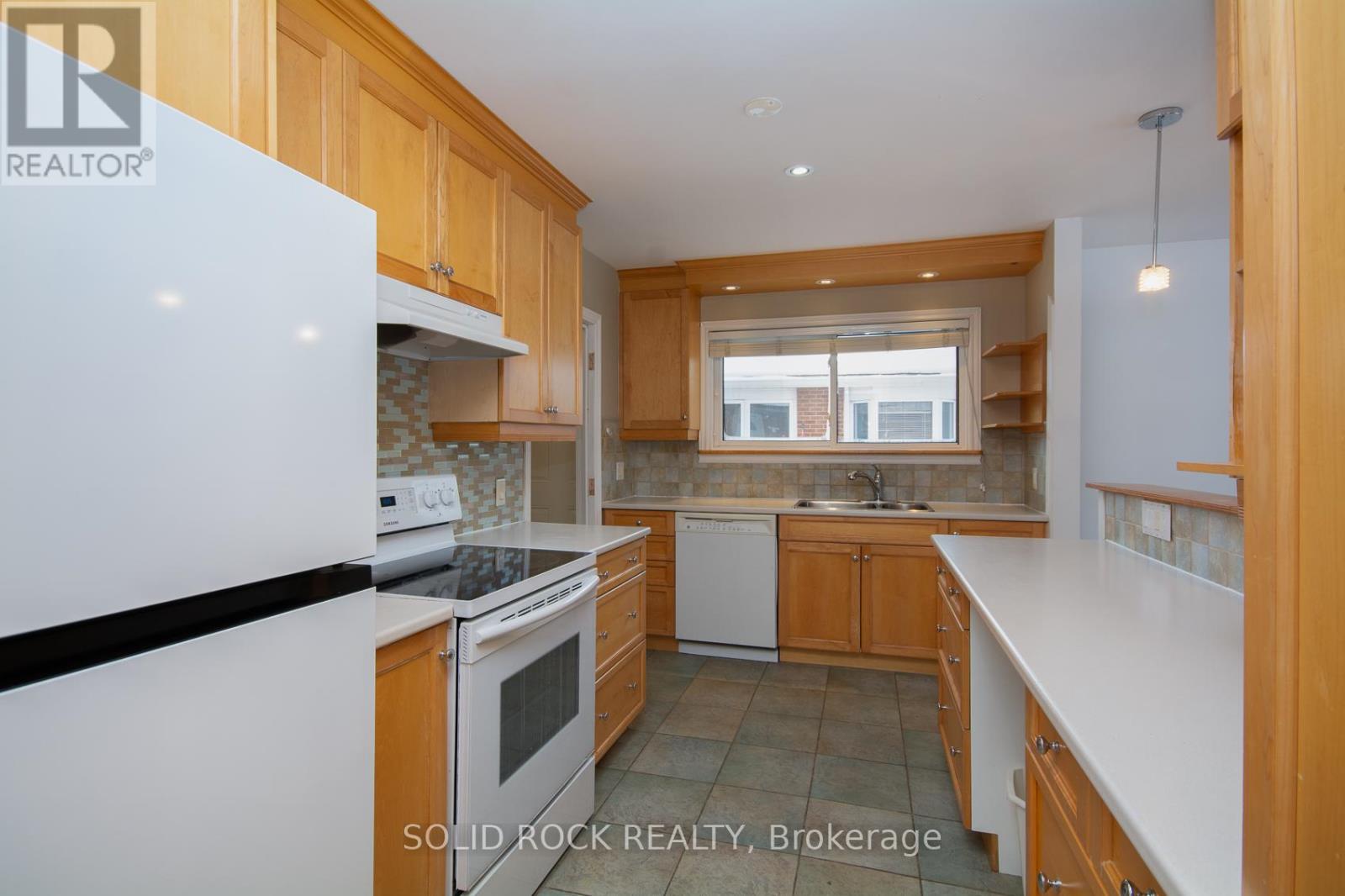 2366 Cheshire Road, Ottawa, Ontario  K2C 1G3 - Photo 10 - X12616246