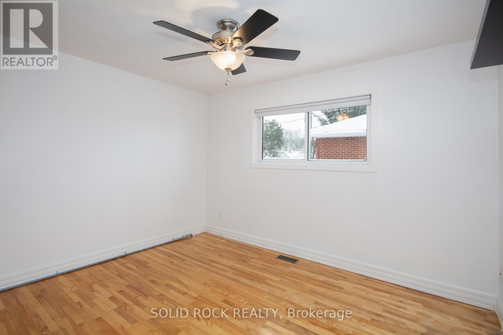 2366 Cheshire Road, Ottawa, Ontario  K2C 1G3 - Photo 13 - X12616246