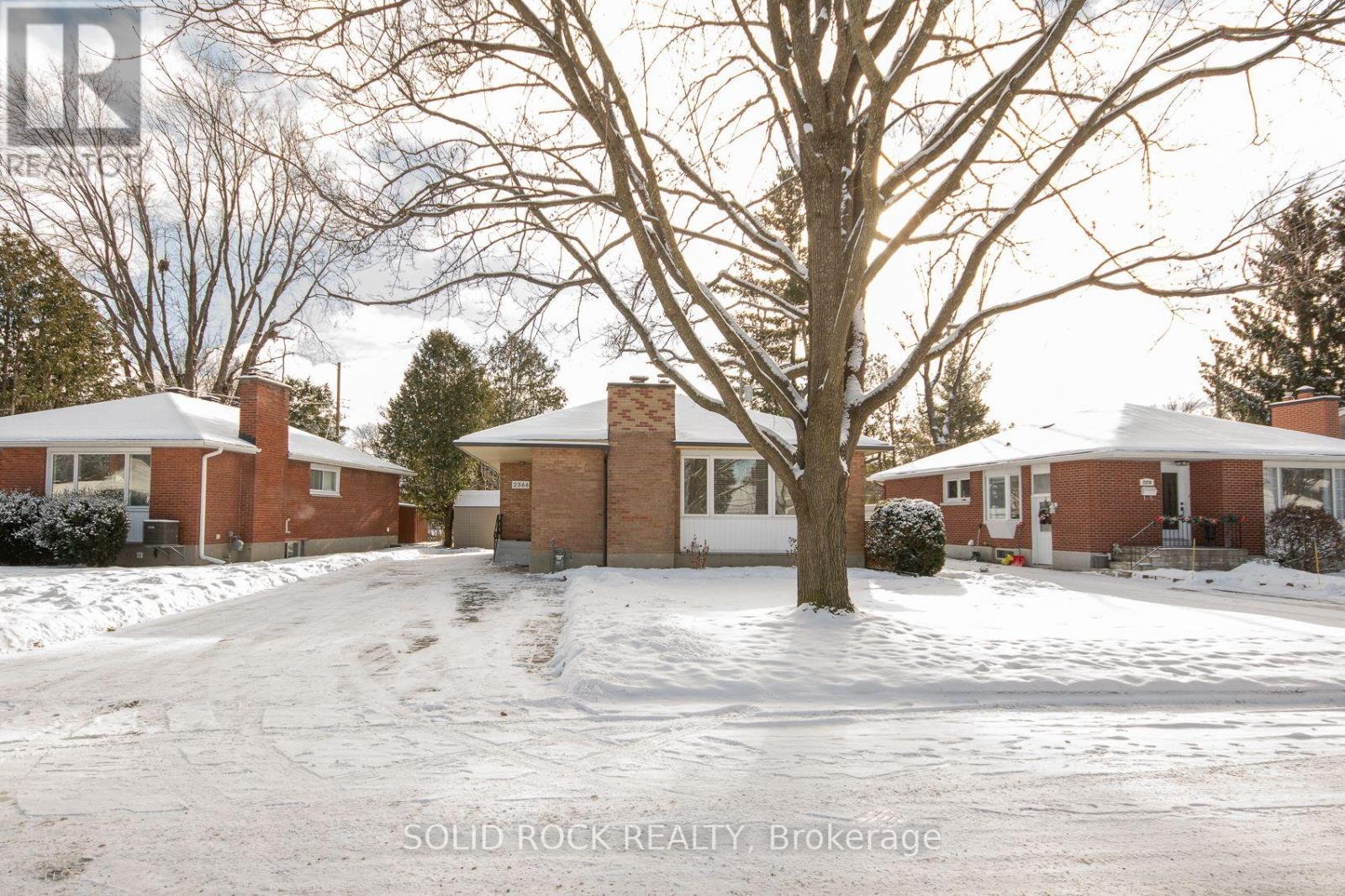 2366 Cheshire Road, Ottawa, Ontario  K2C 1G3 - Photo 2 - X12616246