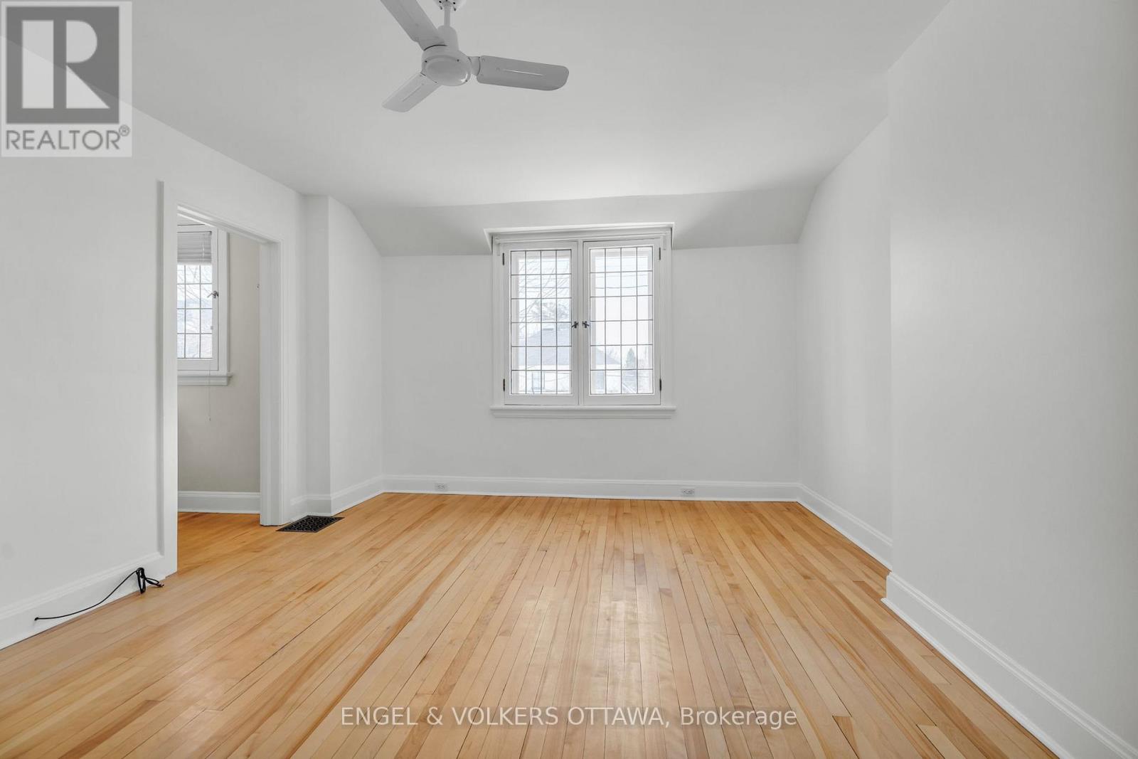 477 Golden Avenue, Ottawa, Ontario  K2A 2E4 - Photo 19 - X12616306