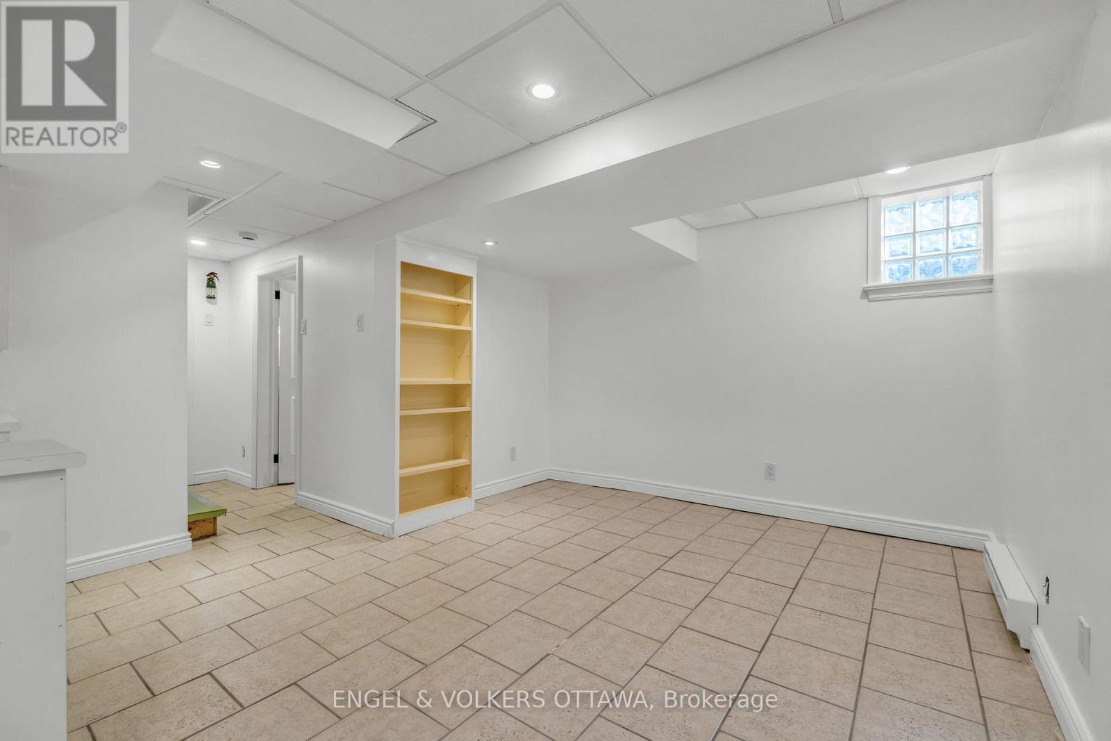 477 Golden Avenue, Ottawa, Ontario  K2A 2E4 - Photo 27 - X12616306