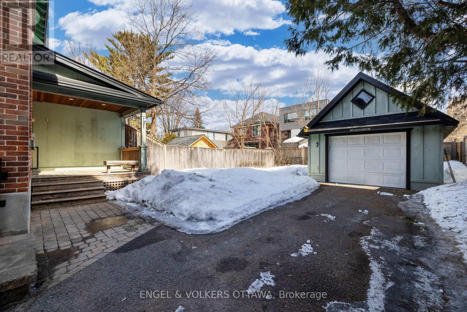 477 Golden Avenue, Ottawa, Ontario  K2A 2E4 - Photo 35 - X12616306