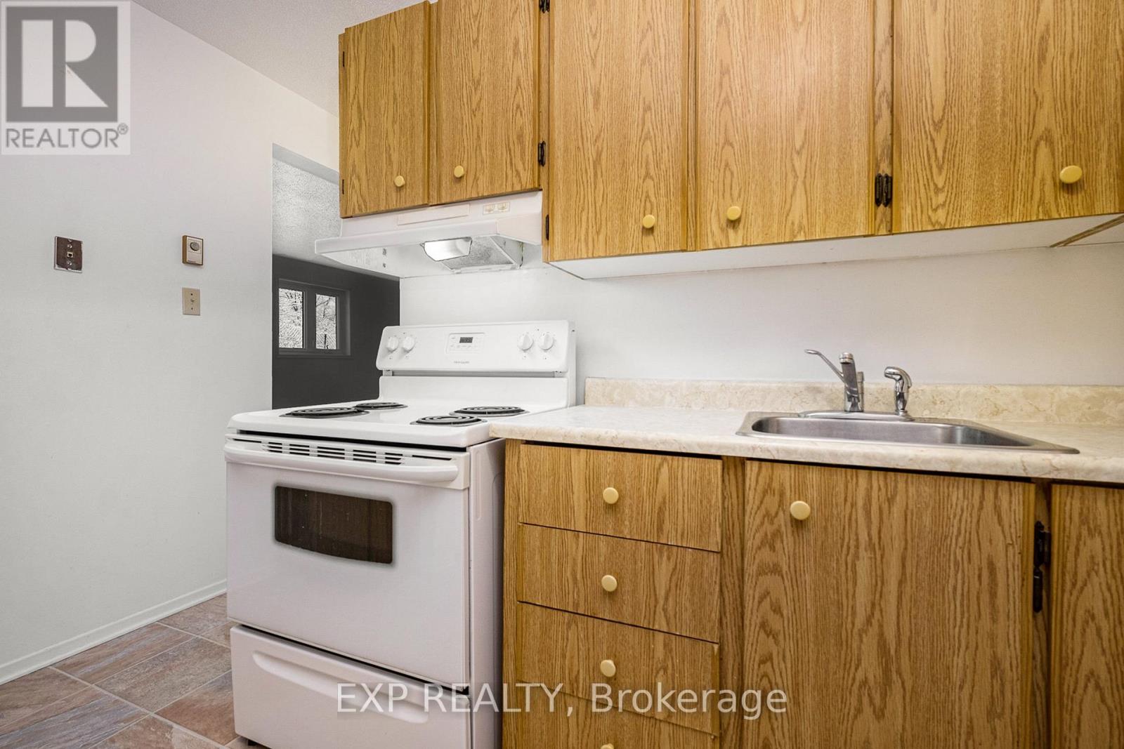 4 - 875 Laurier Street, Clarence-Rockland, Ontario K4K 1E6 - Photo 10 - X12616382