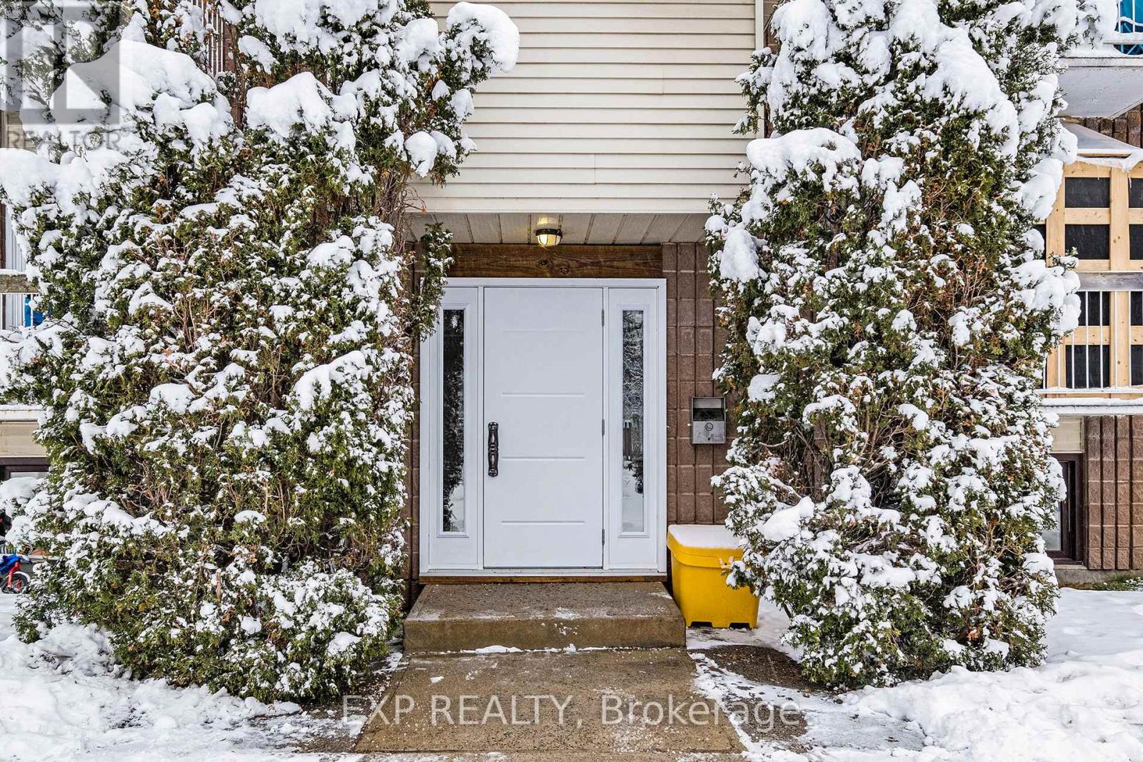 4 - 875 Laurier Street, Clarence-Rockland, Ontario K4K 1E6 - Photo 2 - X12616382