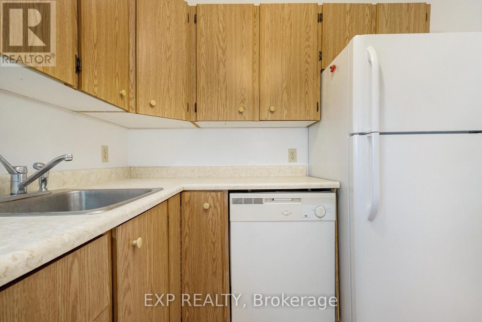 4 - 875 Laurier Street, Clarence-Rockland, Ontario K4K 1E6 - Photo 9 - X12616382