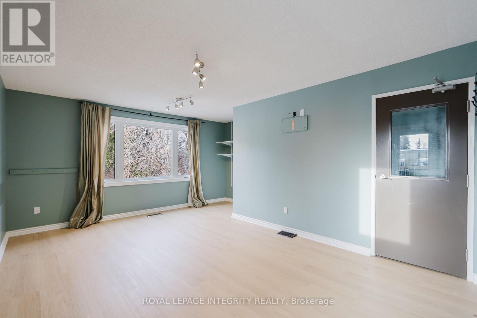 1538 Stittsville Main Street, Ottawa, Ontario  K2S 1N7 - Photo 17 - X12616396