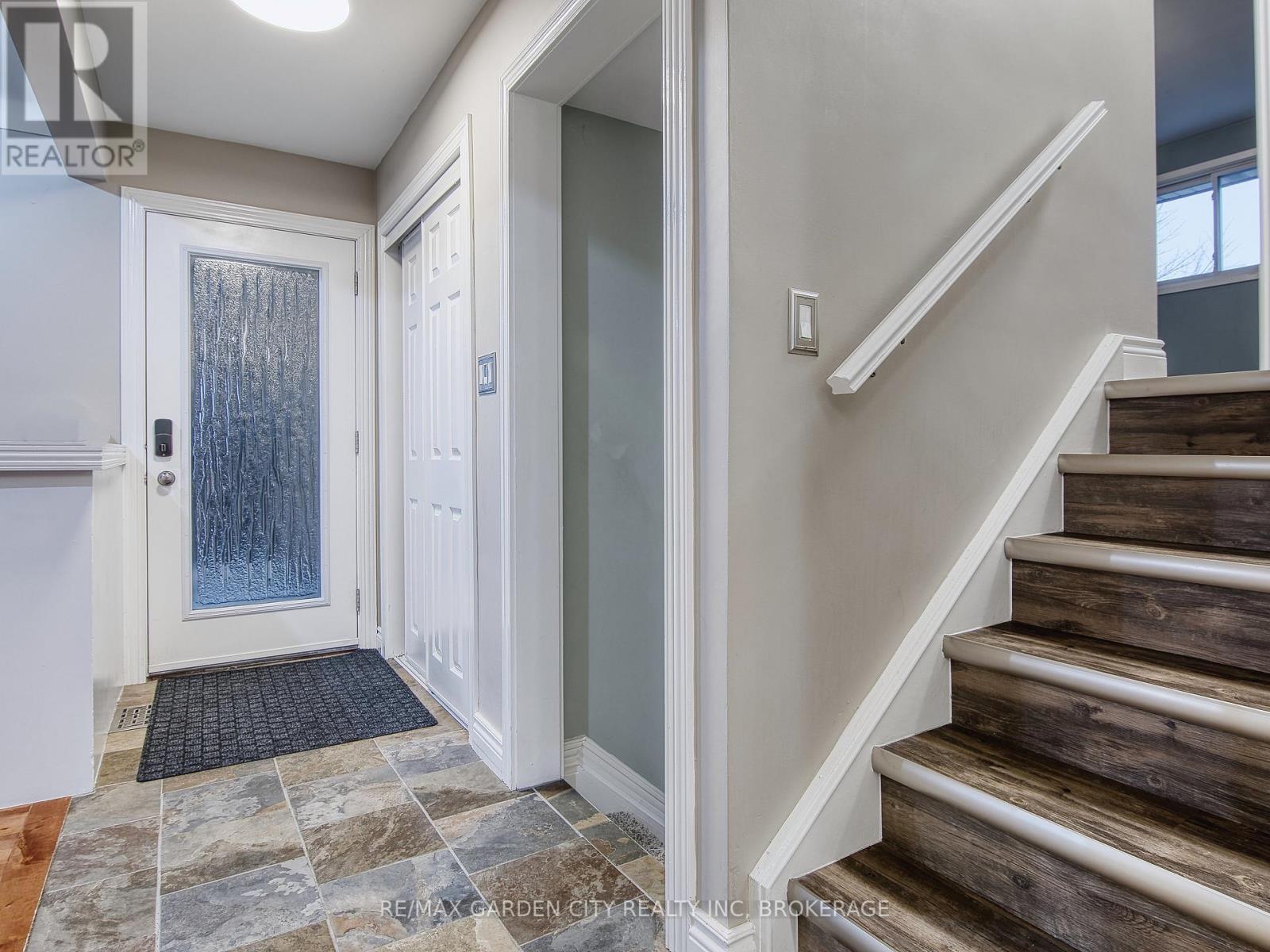 15 Black Friars Road, St. Catharines (Lakeshore), Ontario  L2N 2M8 - Photo 13 - X12616292