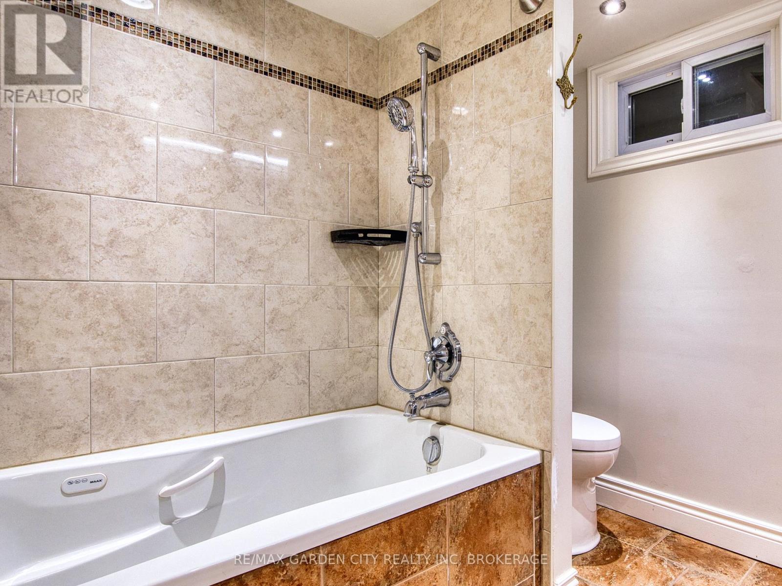 15 Black Friars Road, St. Catharines (Lakeshore), Ontario  L2N 2M8 - Photo 31 - X12616292