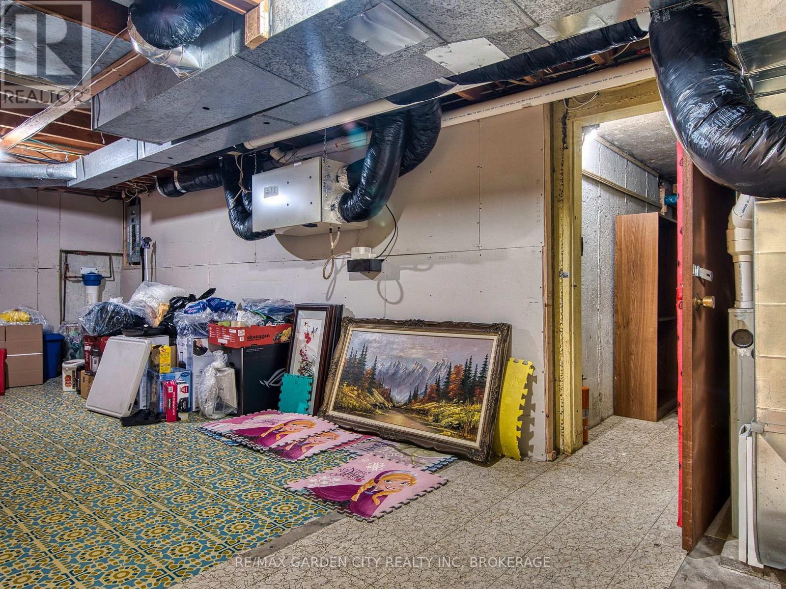 15 Black Friars Road, St. Catharines (Lakeshore), Ontario  L2N 2M8 - Photo 36 - X12616292