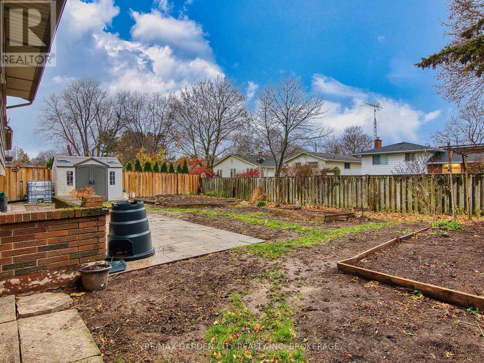 15 Black Friars Road, St. Catharines (Lakeshore), Ontario  L2N 2M8 - Photo 43 - X12616292