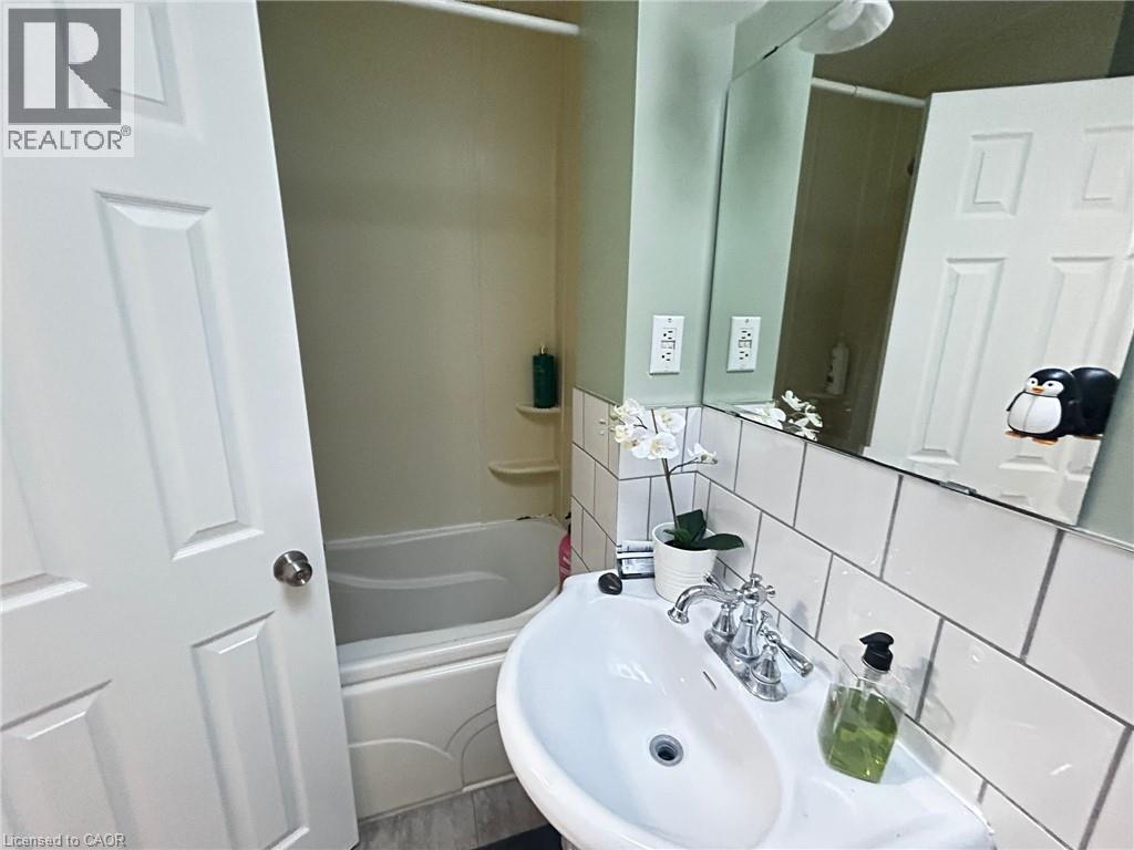 15 Greenbrook Drive, Kitchener, Ontario  N2M 4J5 - Photo 18 - 40793311