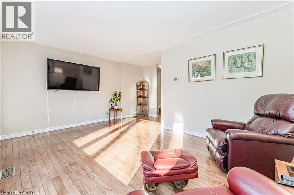 15 Greenbrook Drive, Kitchener, Ontario  N2M 4J5 - Photo 3 - 40793311