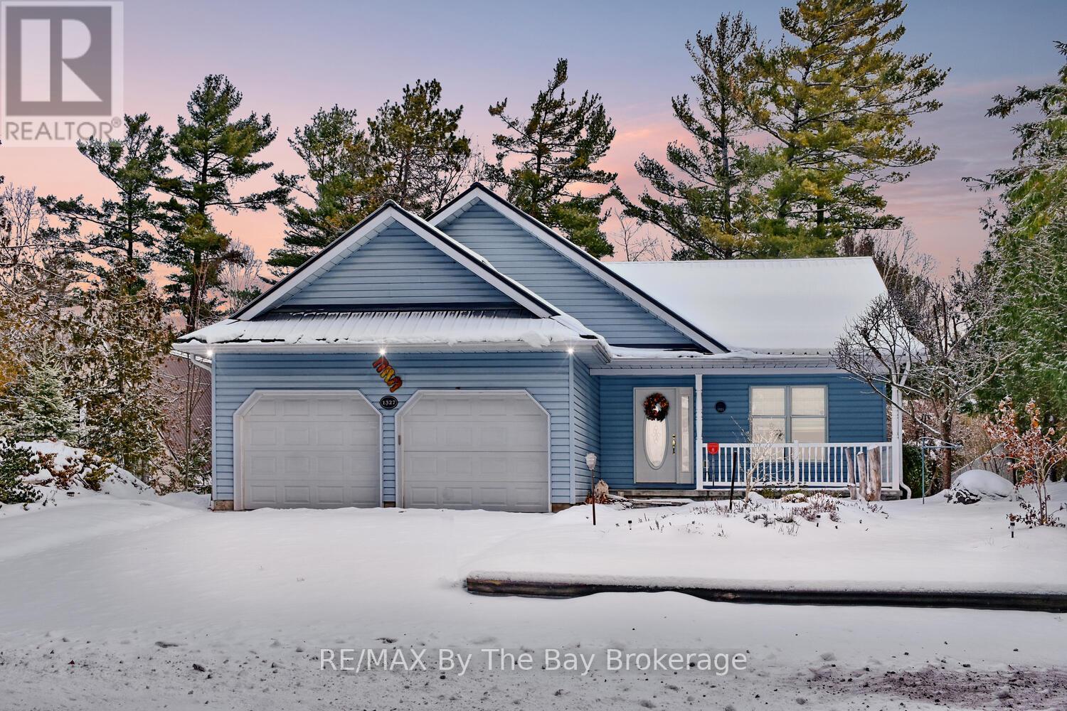 1327 RIVER ROAD E, Wasaga Beach, Ontario