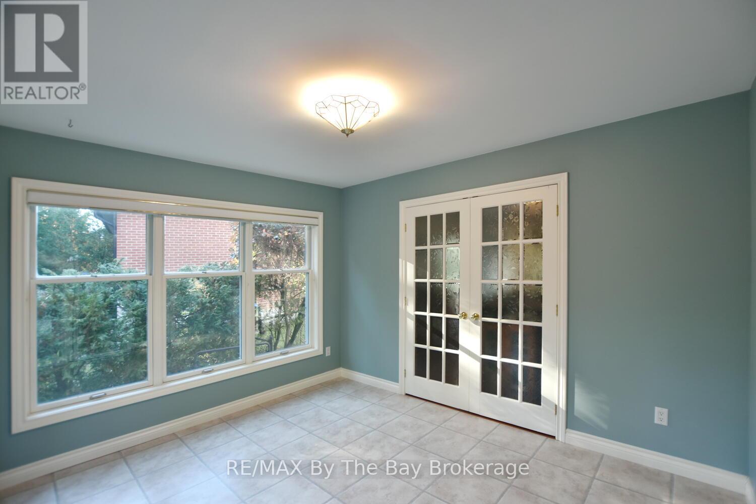 1327 River Road E, Wasaga Beach, Ontario  L9Z 2R7 - Photo 22 - S12616242