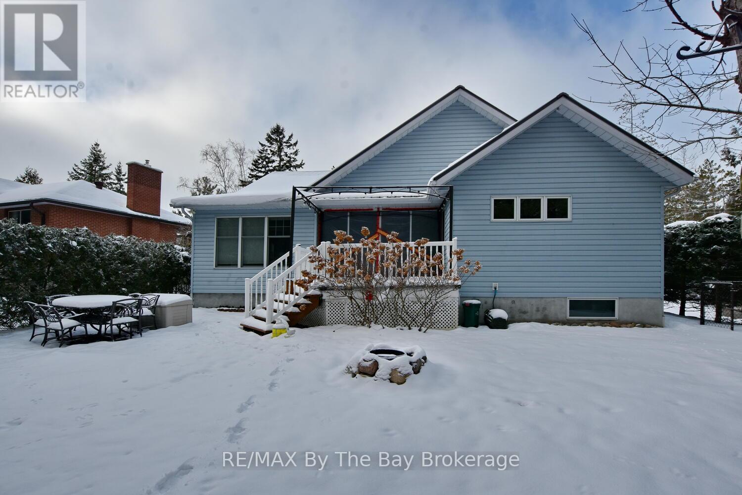 1327 River Road E, Wasaga Beach, Ontario  L9Z 2R7 - Photo 4 - S12616242