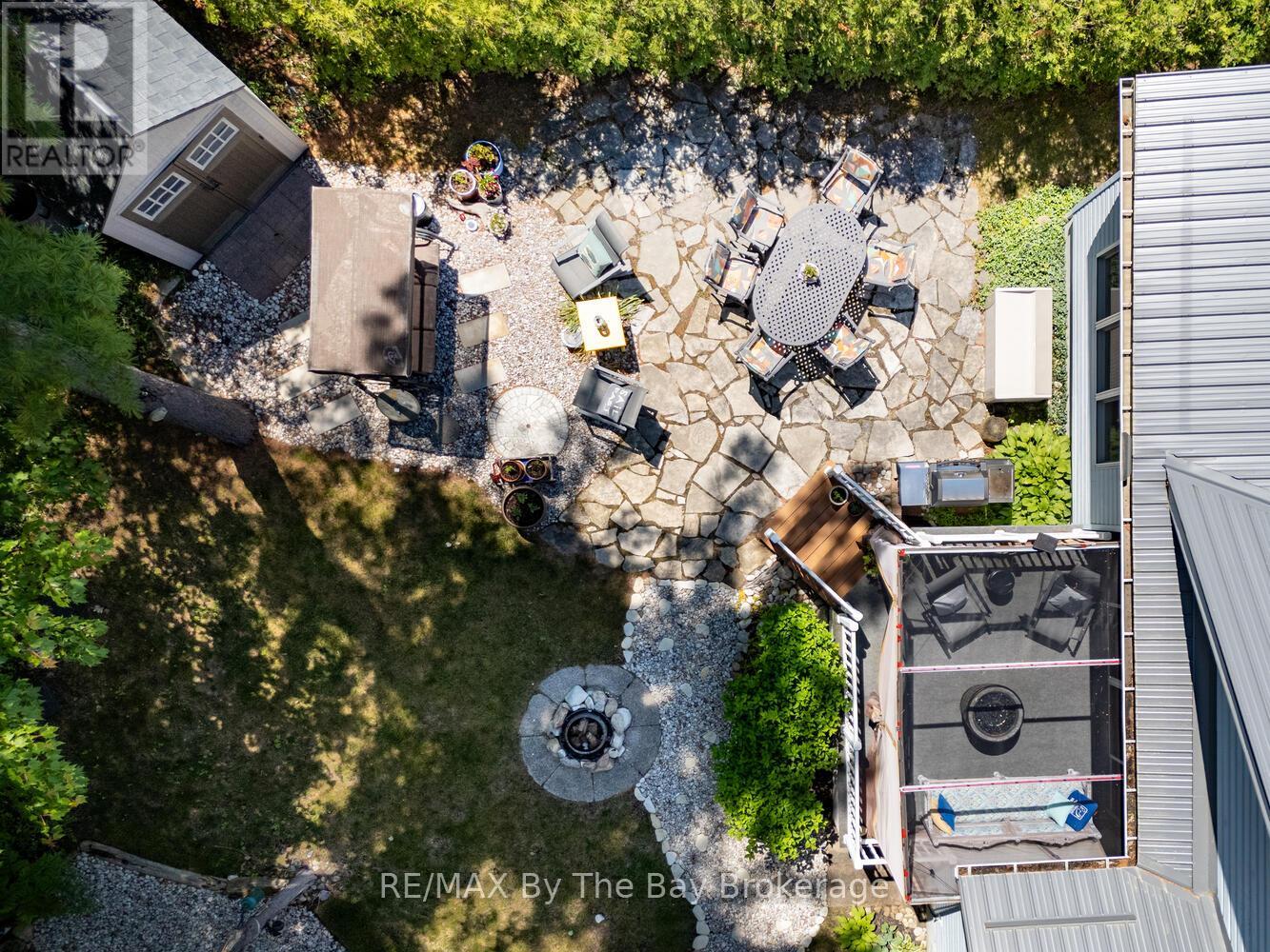 1327 River Road E, Wasaga Beach, Ontario  L9Z 2R7 - Photo 45 - S12616242