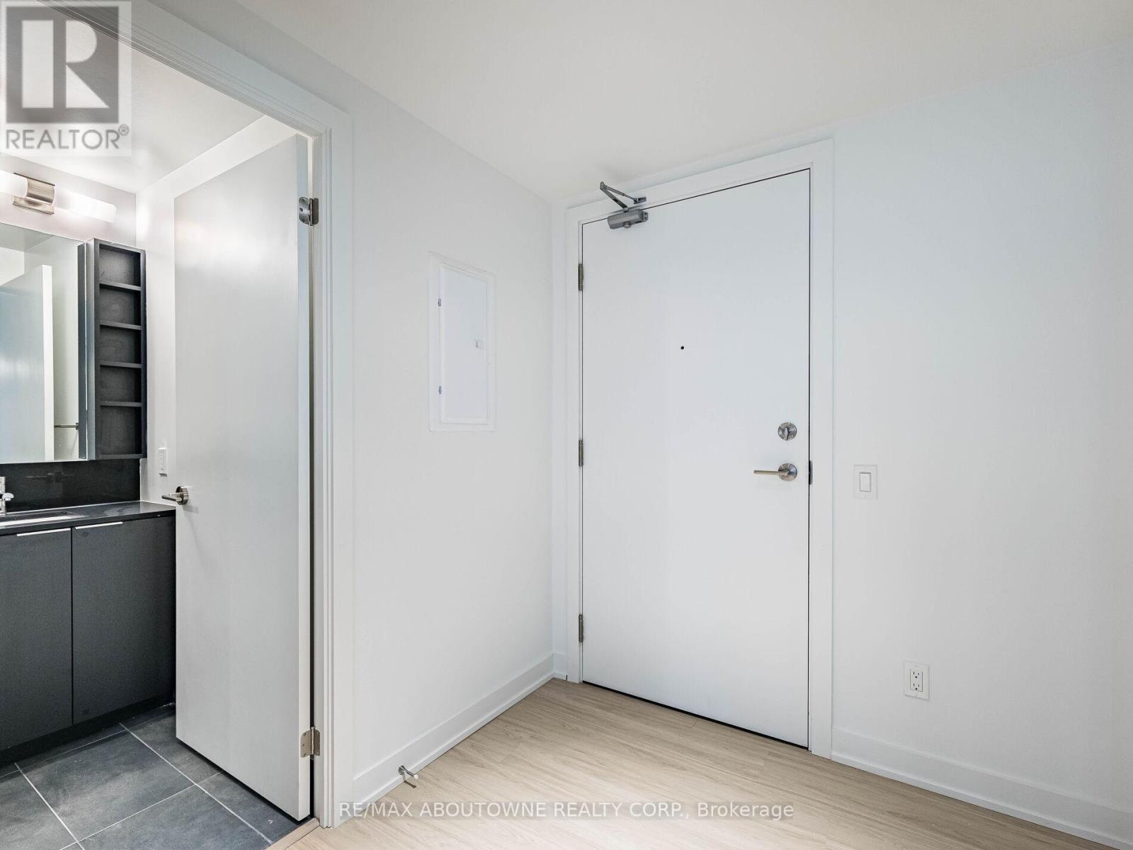 1116 - 8 Wellesley Street W, Toronto, Ontario  M4Y 0J5 - Photo 11 - C12616264