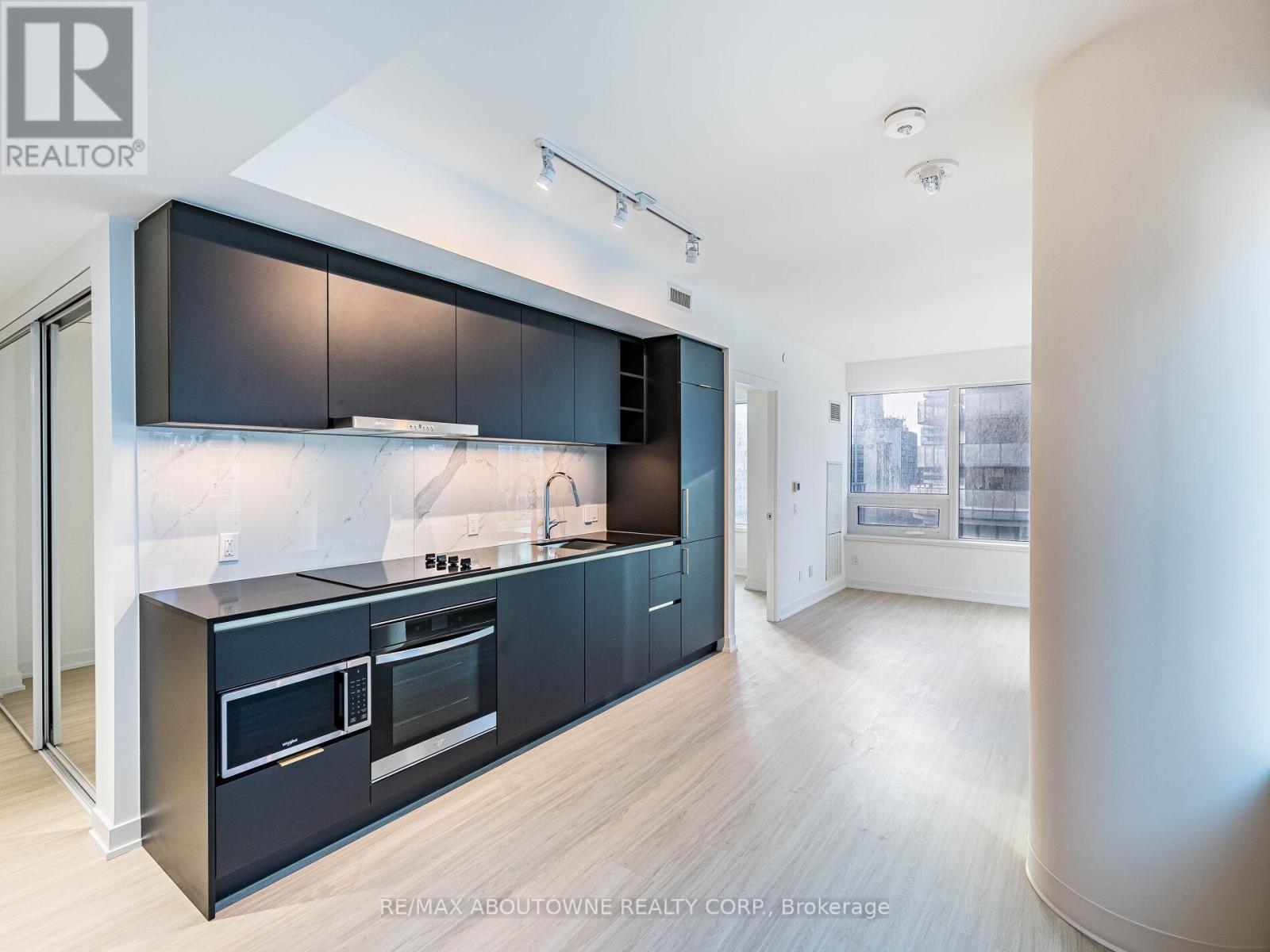 1116 - 8 Wellesley Street W, Toronto, Ontario  M4Y 0J5 - Photo 13 - C12616264