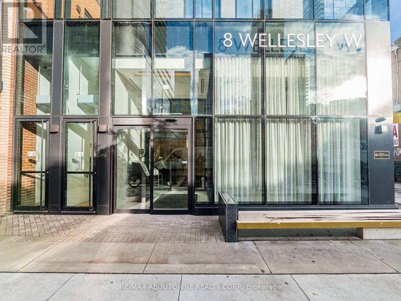 1116 - 8 Wellesley Street W, Toronto, Ontario  M4Y 0J5 - Photo 3 - C12616264