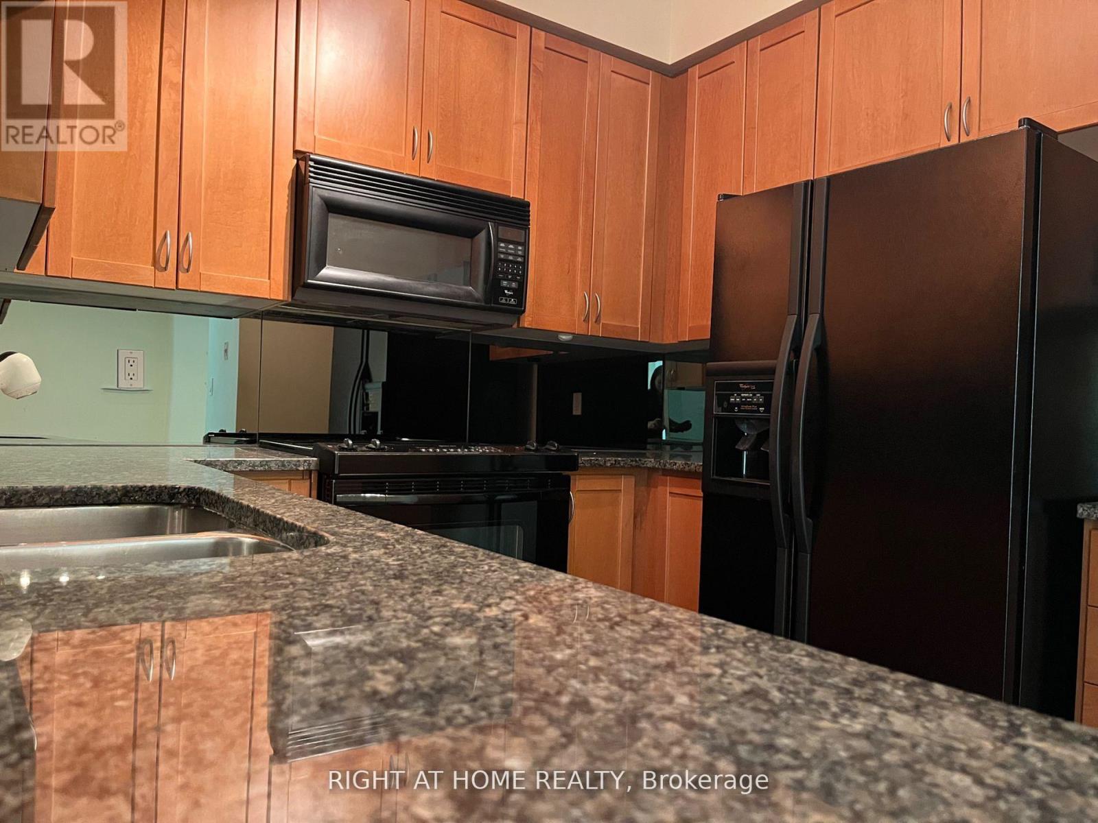 216 - 11 William Carson Crescent, Toronto, Ontario  M2P 2G1 - Photo 13 - C12616334